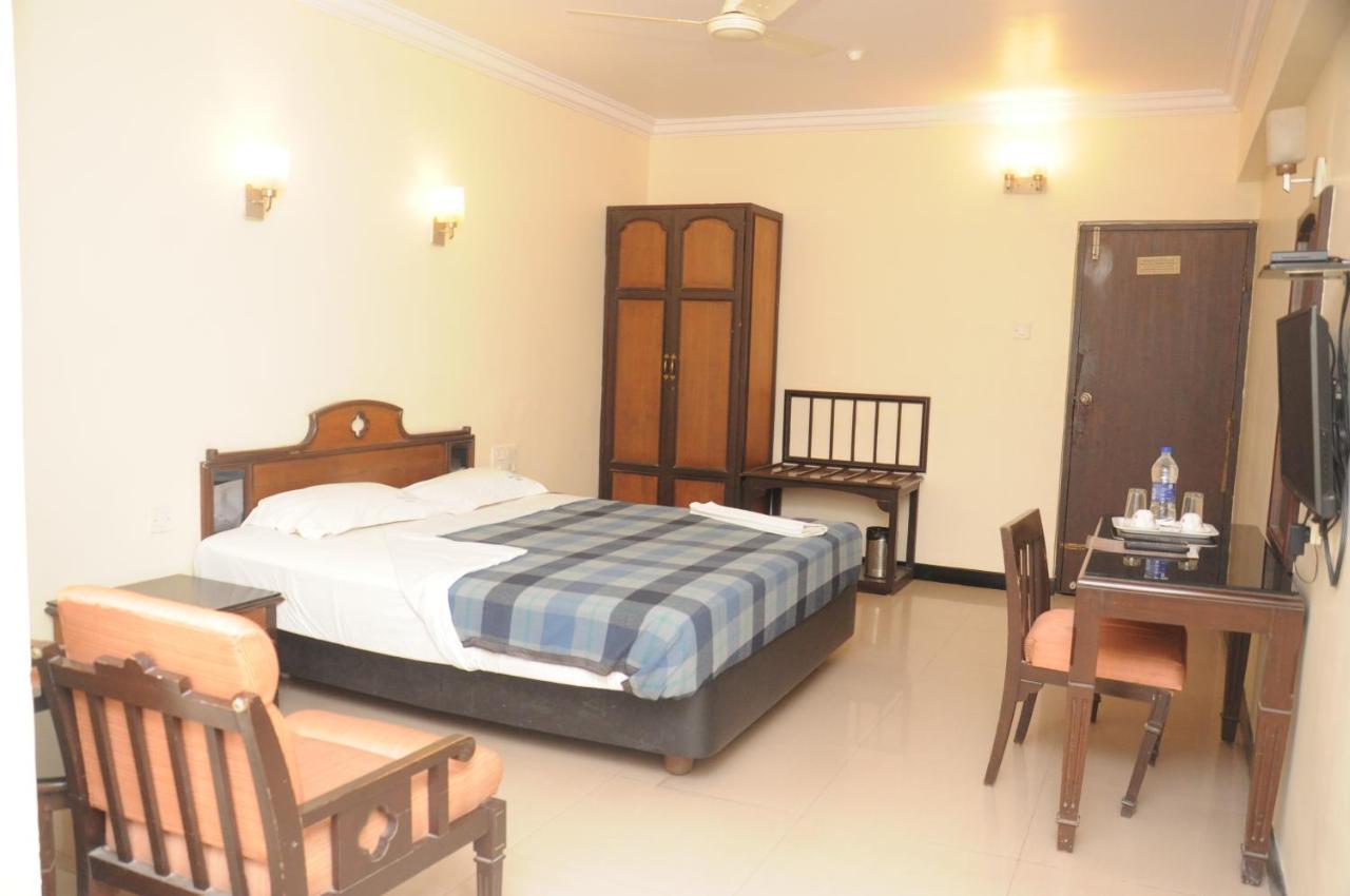 Suvarna Regency Hassan Exterior foto