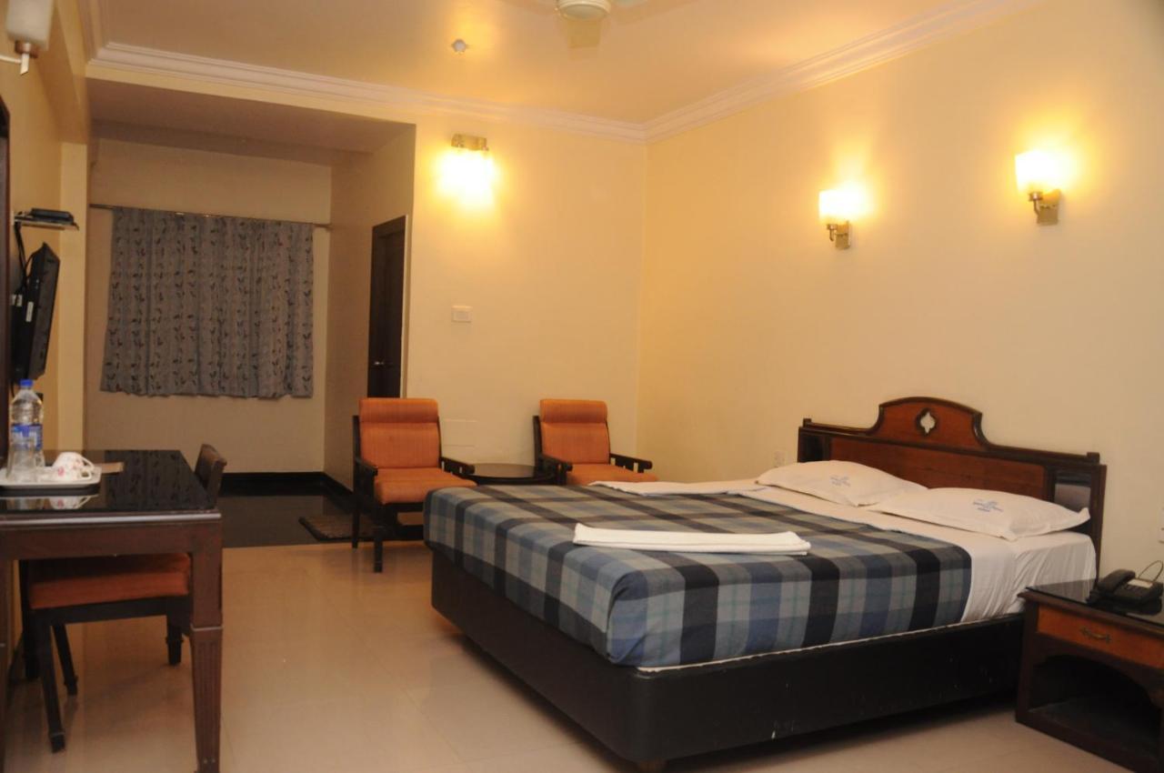 Suvarna Regency Hassan Exterior foto