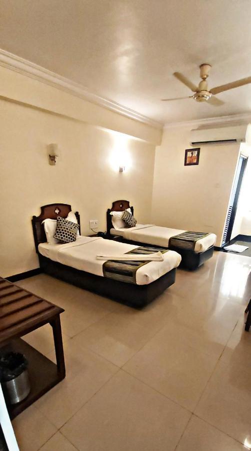 Suvarna Regency Hassan Exterior foto